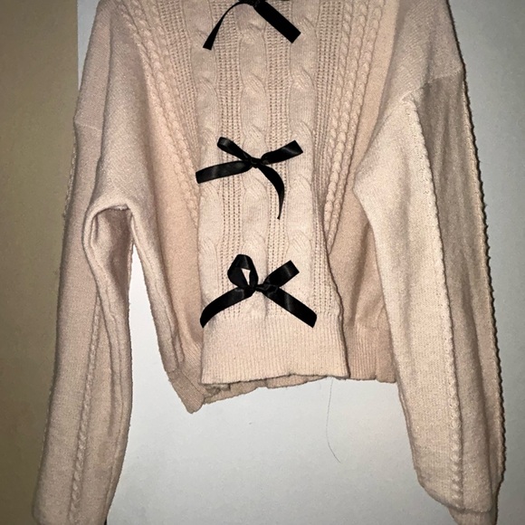 Sweaters - Soft Cable-Knit Bow Accent Sweater - Cream